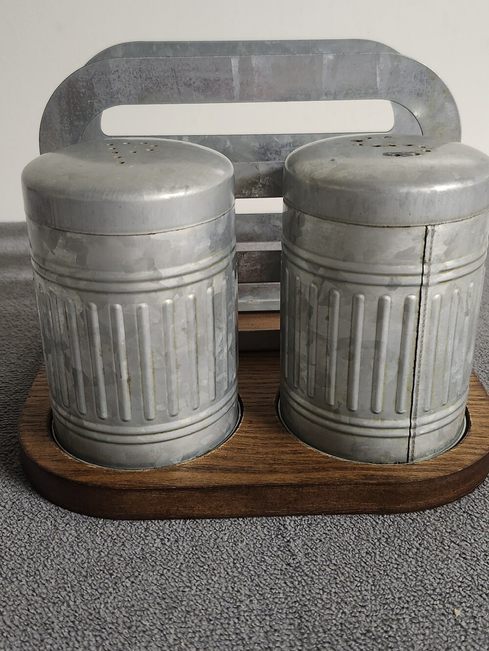 Galvanized Metal Salt and Pepper Shaker Set with Wooden Base And Napkin Holder